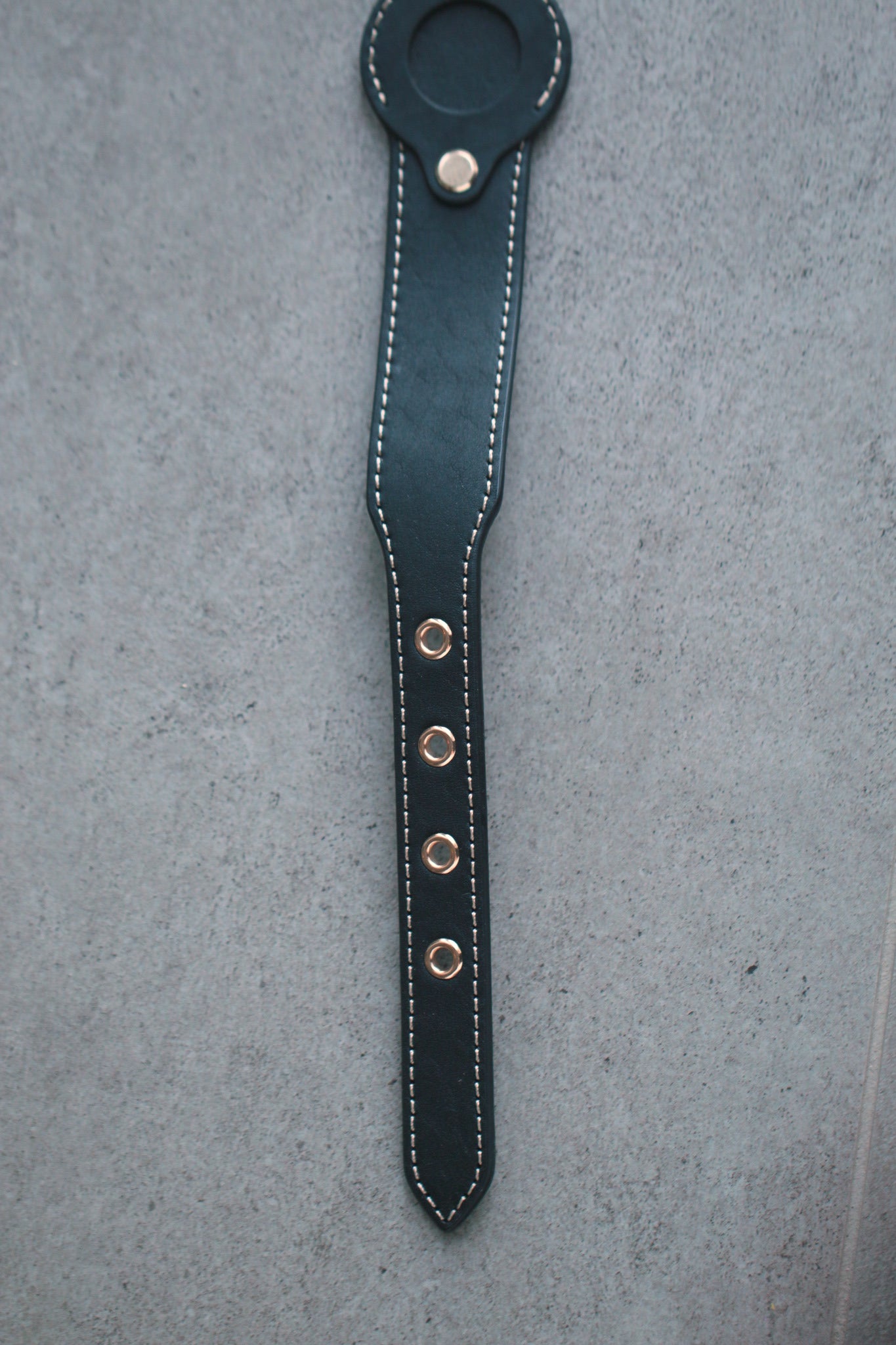 Real photo: suede inner lining and stitching on the back of the collar