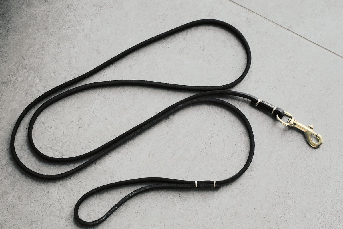 Riem van 180 cm in dezelfde kleur.